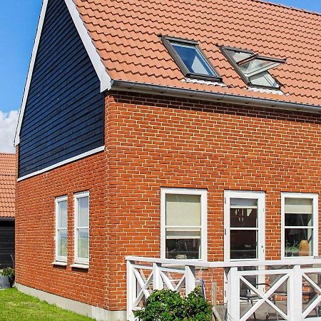 4 Person Holiday Home In Borre エクステリア 写真