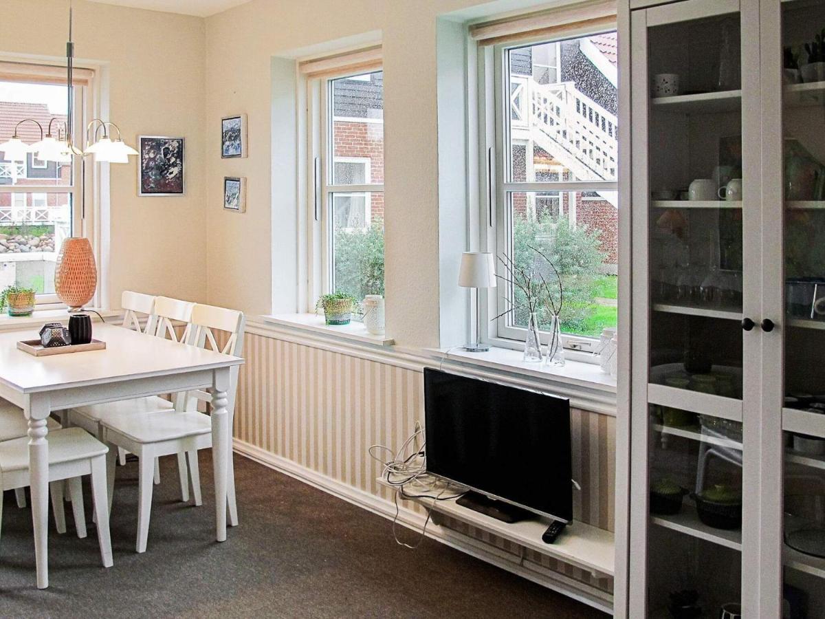 4 Person Holiday Home In Borre エクステリア 写真